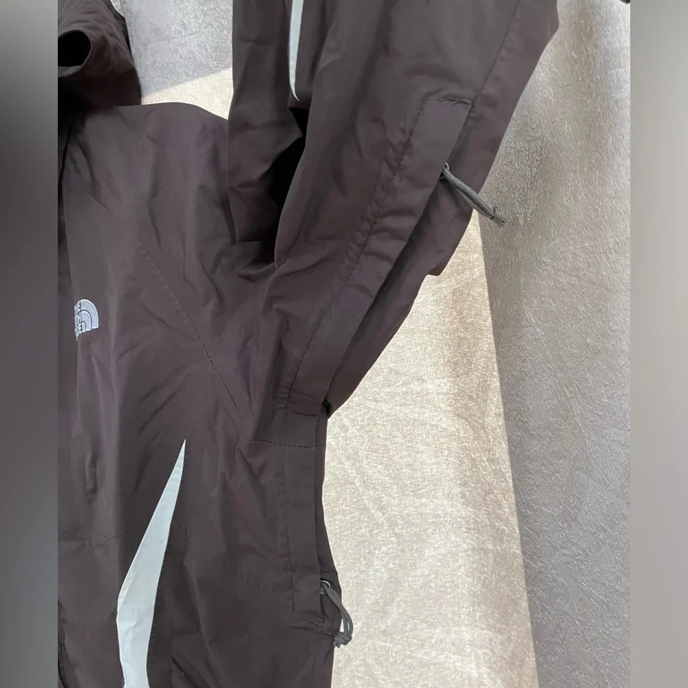The North Face Women’s 2-piece Ski/Winter Jacket - Picture 6 of 16